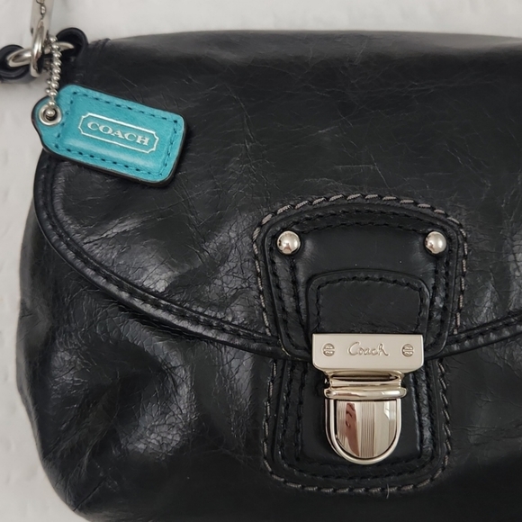 CONVERTIBLE COACH WRISTLET - Picture 3 of 6